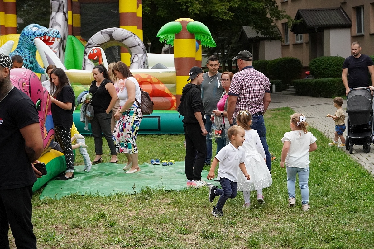 Dzień rodziny w Przedszkolu Jaś i Małgosia [24.06.2024] - zdjęcie #15 - eOstroleka.pl