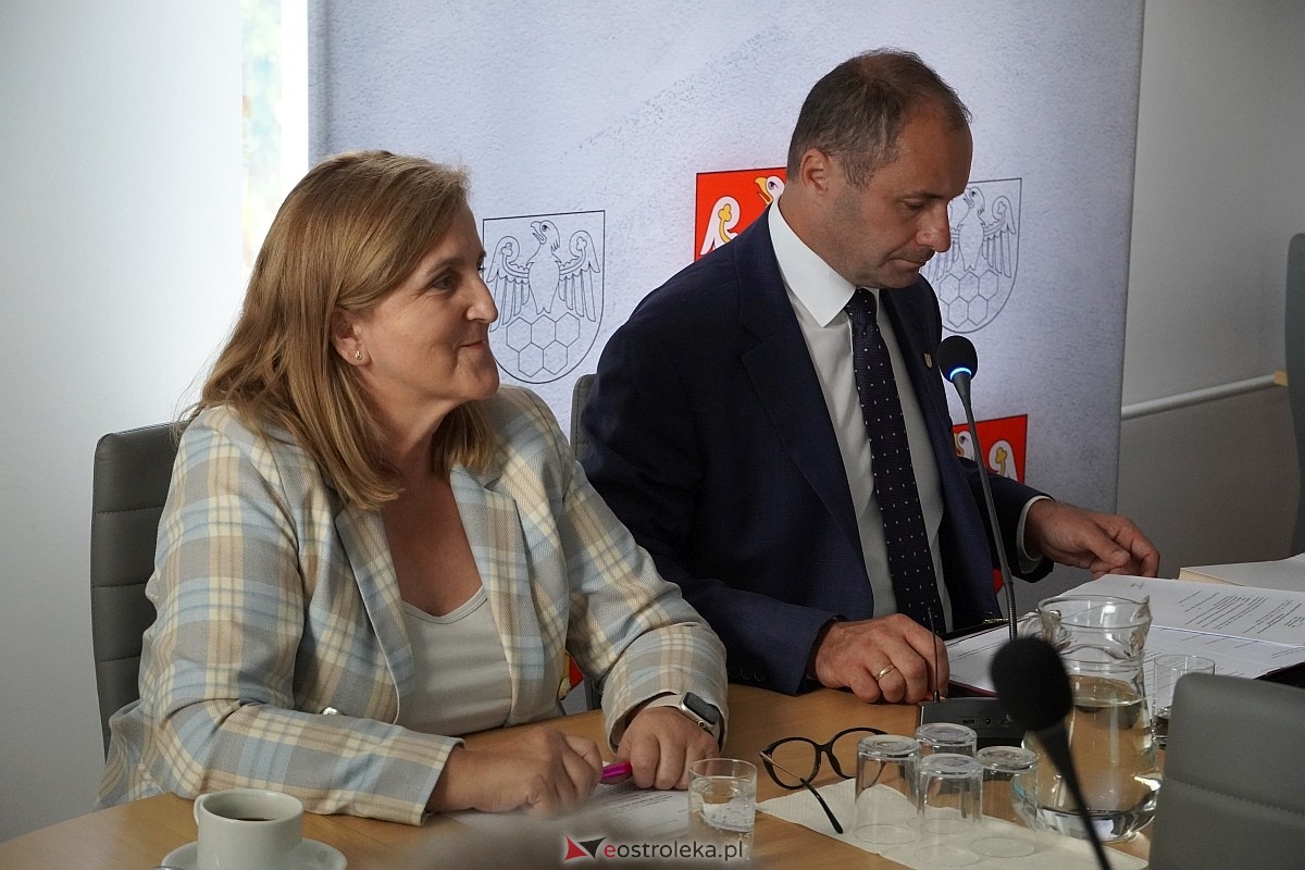 III sesja Rady Powiatu w Ostrołęce [25.06.2024] - zdjęcie #7 - eOstroleka.pl