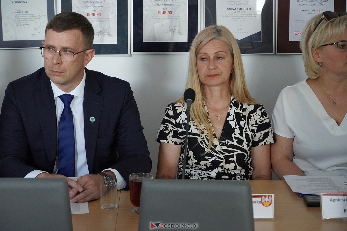 III sesja Rady Powiatu w Ostrołęce [25.06.2024] - zdjęcie #4 - eOstroleka.pl