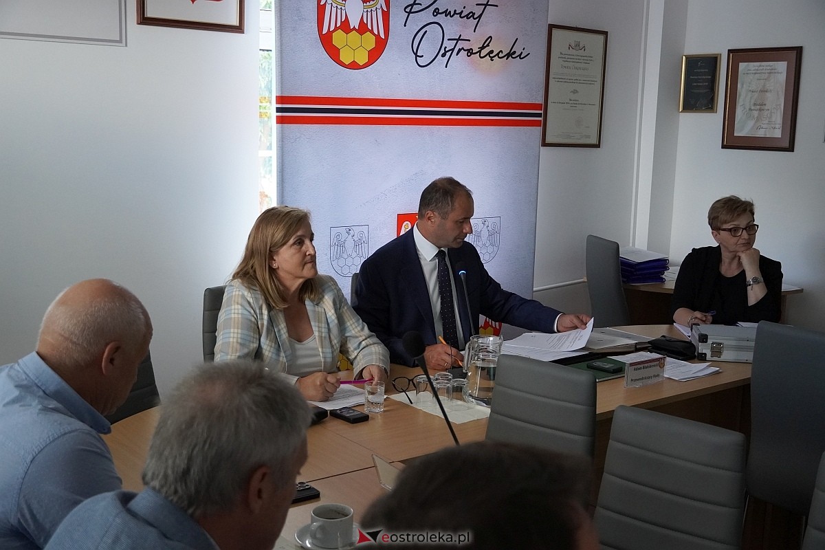 III sesja Rady Powiatu w Ostrołęce [25.06.2024] - zdjęcie #3 - eOstroleka.pl