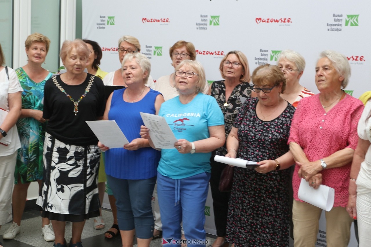 Wystawa malarstwa Zofii Stanowskiej [25.06.2024] - zdjęcie #22 - eOstroleka.pl