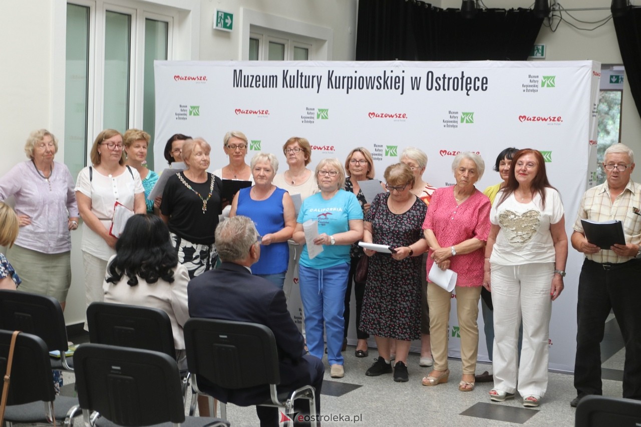 Wystawa malarstwa Zofii Stanowskiej [25.06.2024] - zdjęcie #19 - eOstroleka.pl