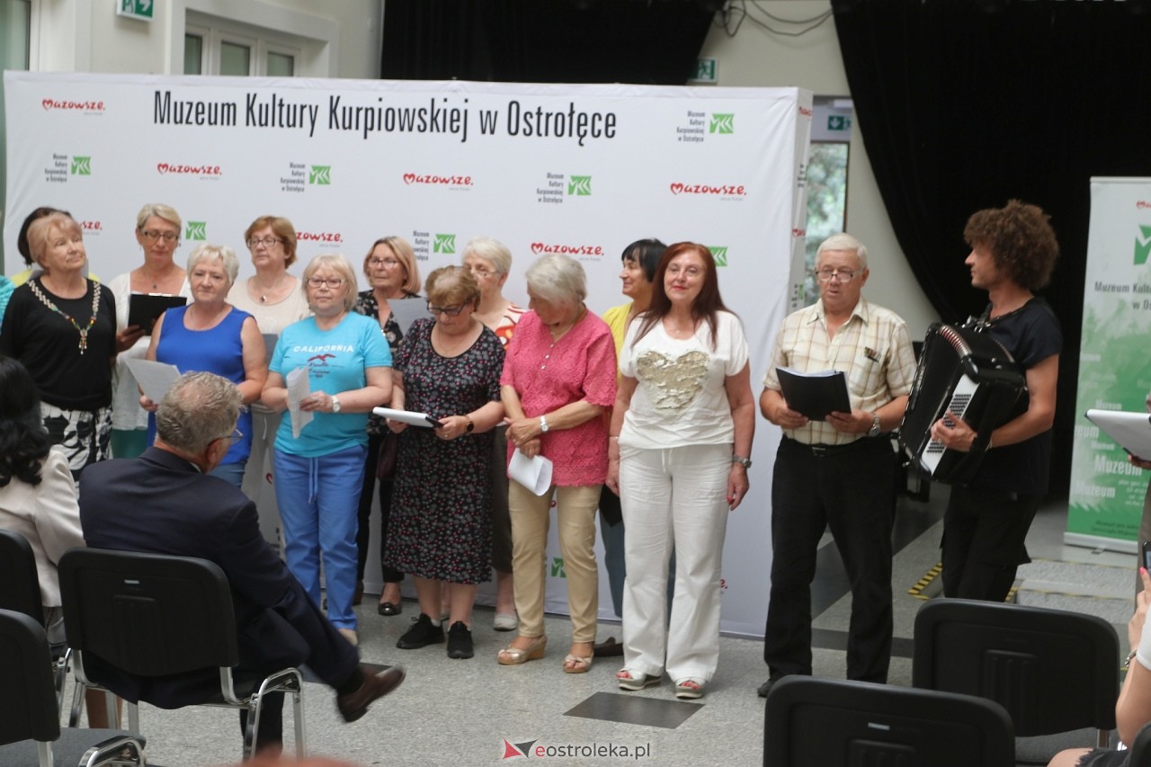 Wystawa malarstwa Zofii Stanowskiej [25.06.2024] - zdjęcie #18 - eOstroleka.pl