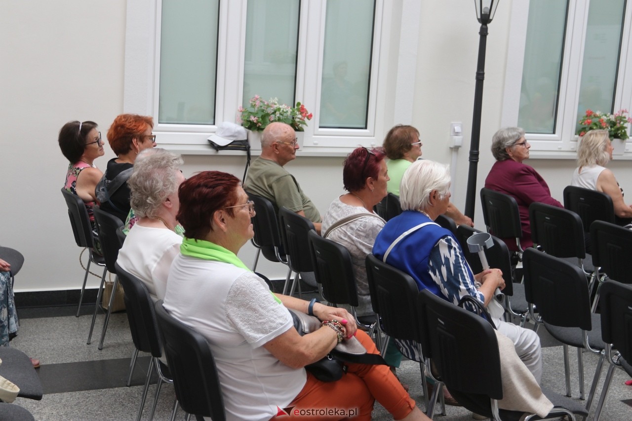 Wystawa malarstwa Zofii Stanowskiej [25.06.2024] - zdjęcie #16 - eOstroleka.pl