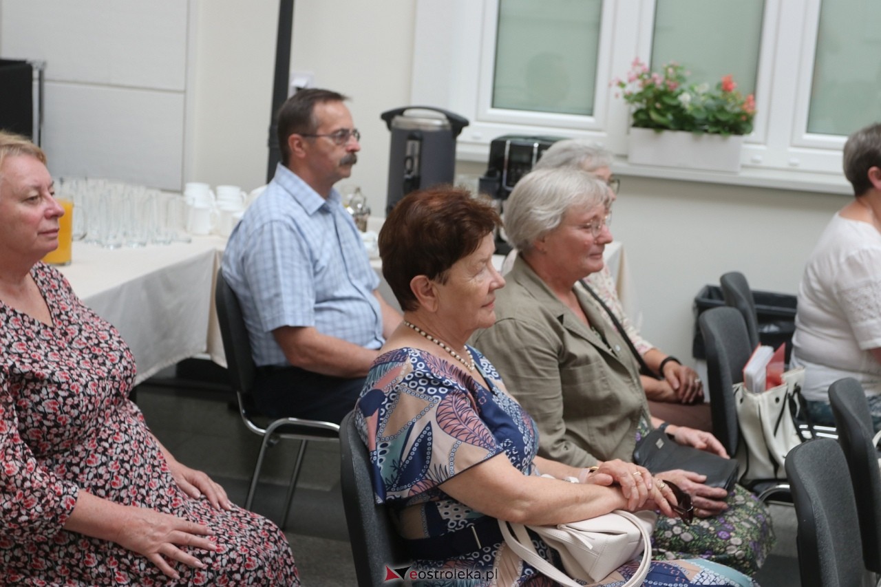 Wystawa malarstwa Zofii Stanowskiej [25.06.2024] - zdjęcie #15 - eOstroleka.pl