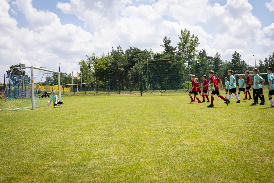 Sportowe Wakacje w Mieście 2024. Turnieje piłki nożnej dzikich drużyn - zdjęcie #91 - eOstroleka.pl