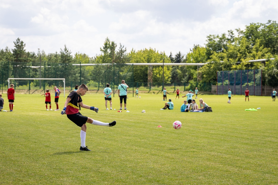 Sportowe Wakacje w Mieście 2024. Turnieje piłki nożnej dzikich drużyn - zdjęcie #86 - eOstroleka.pl
