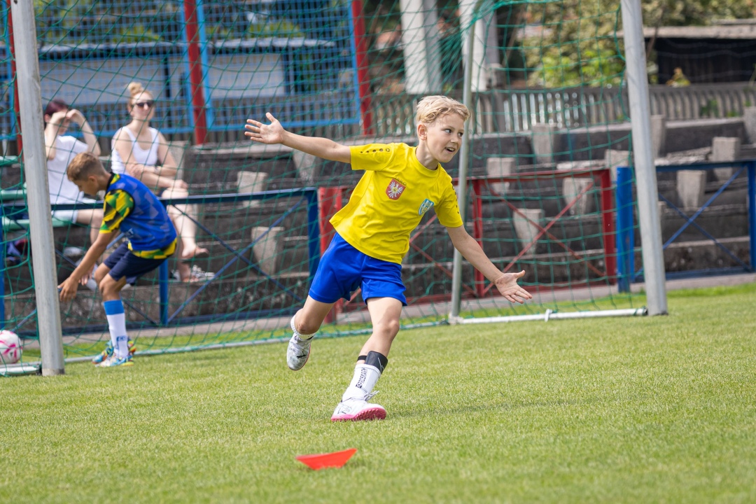 Sportowe Wakacje w Mieście 2024. Turnieje piłki nożnej dzikich drużyn - zdjęcie #50 - eOstroleka.pl