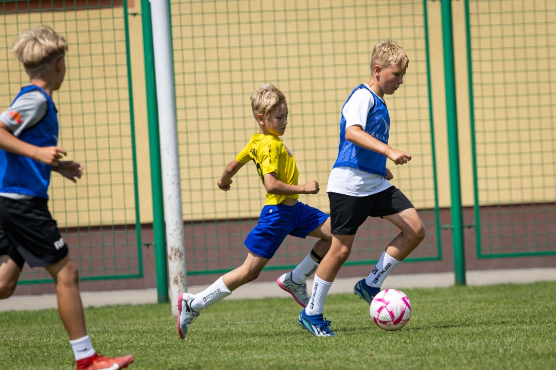 Sportowe Wakacje w Mieście 2024. Turnieje piłki nożnej dzikich drużyn - zdjęcie #45 - eOstroleka.pl