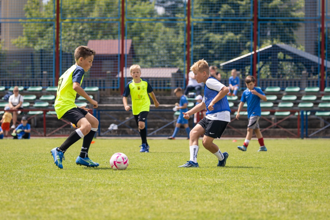 Sportowe Wakacje w Mieście 2024. Turnieje piłki nożnej dzikich drużyn - zdjęcie #77 - eOstroleka.pl