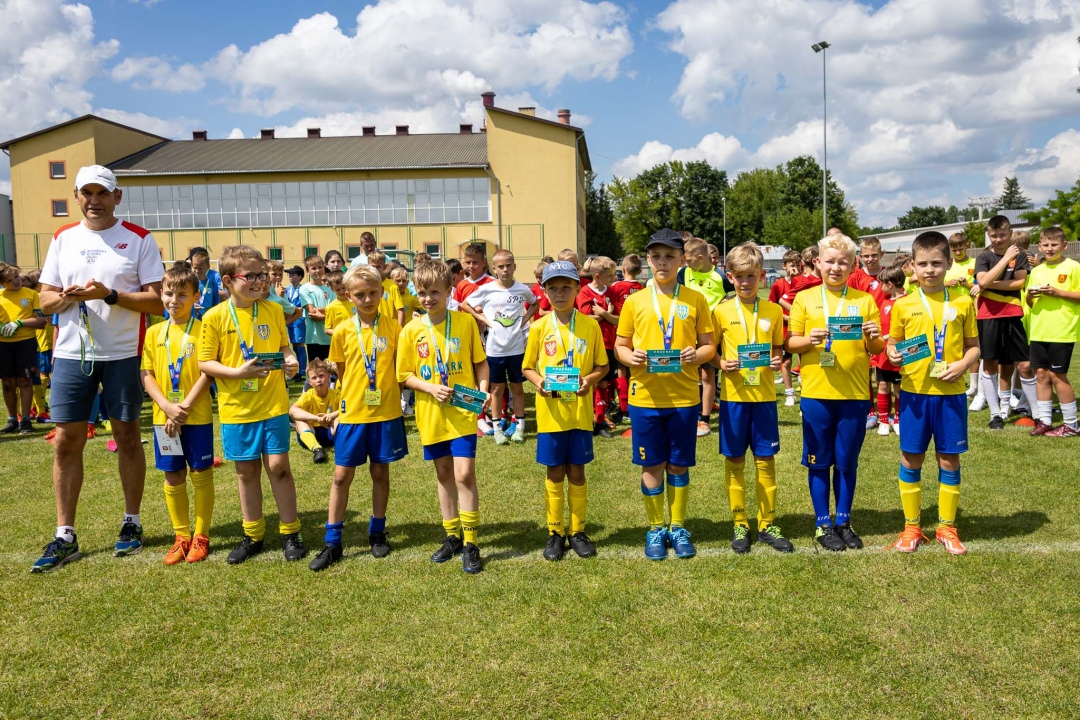 Sportowe Wakacje w Mieście 2024. Turnieje piłki nożnej dzikich drużyn - zdjęcie #17 - eOstroleka.pl
