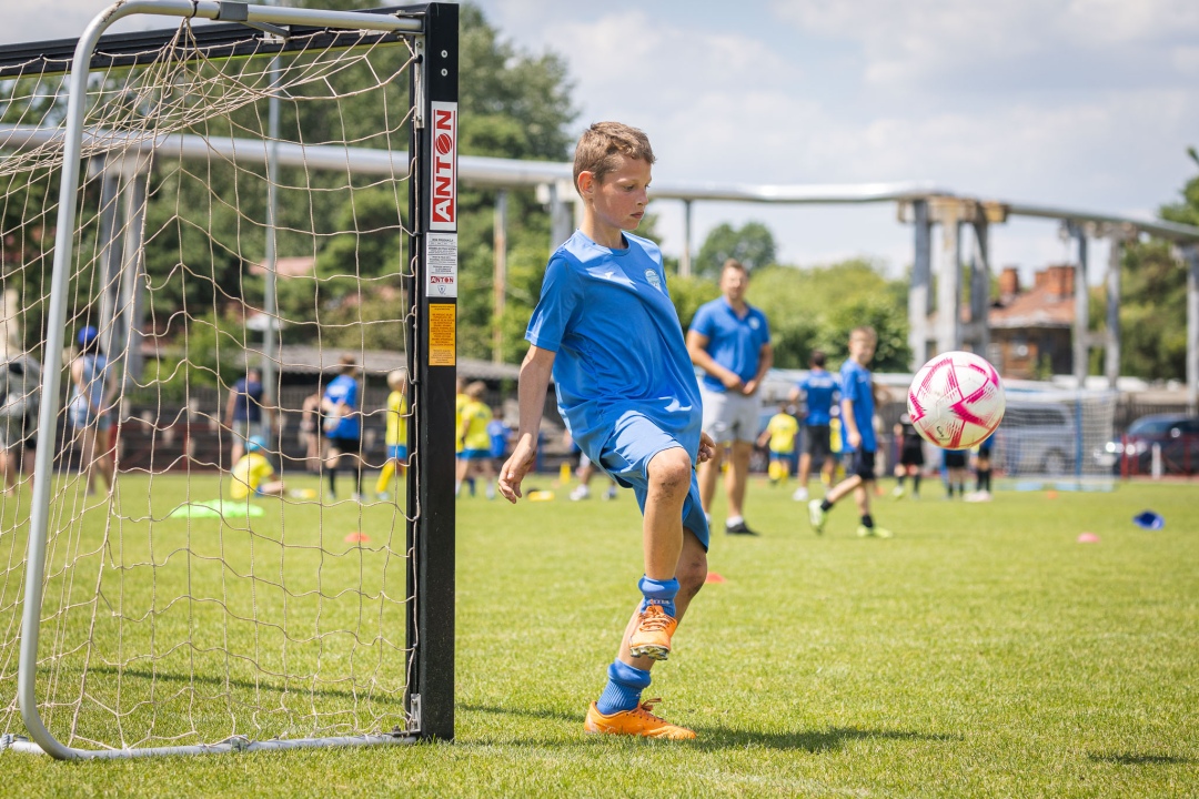 Sportowe Wakacje w Mieście - piłka nożna - zdjęcie #91 - eOstroleka.pl