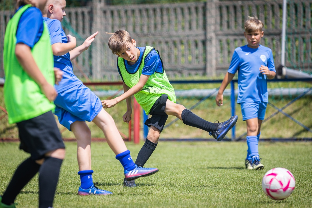 Sportowe Wakacje w Mieście - piłka nożna - zdjęcie #86 - eOstroleka.pl