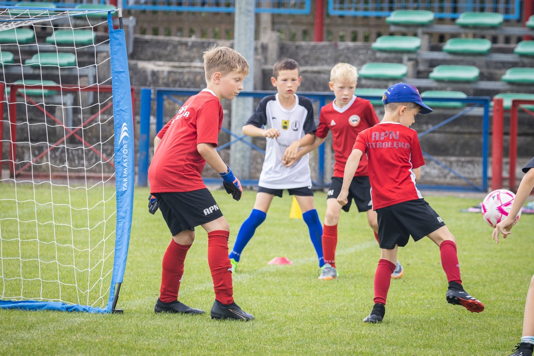 Sportowe Wakacje w Mieście - piłka nożna - zdjęcie #80 - eOstroleka.pl