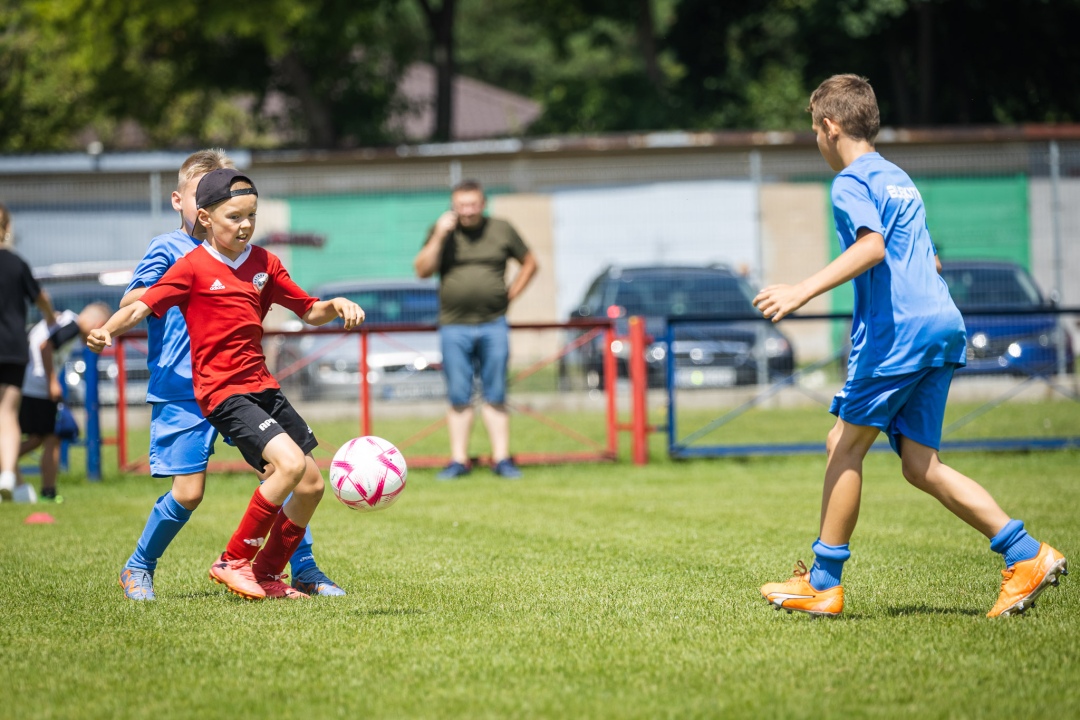 Sportowe Wakacje w Mieście - piłka nożna - zdjęcie #78 - eOstroleka.pl