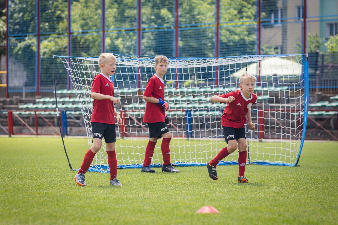 Sportowe Wakacje w Mieście - piłka nożna - zdjęcie #74 - eOstroleka.pl