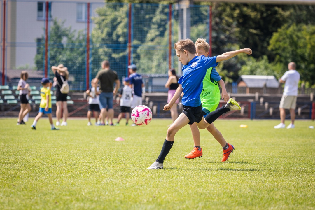 Sportowe Wakacje w Mieście - piłka nożna - zdjęcie #68 - eOstroleka.pl