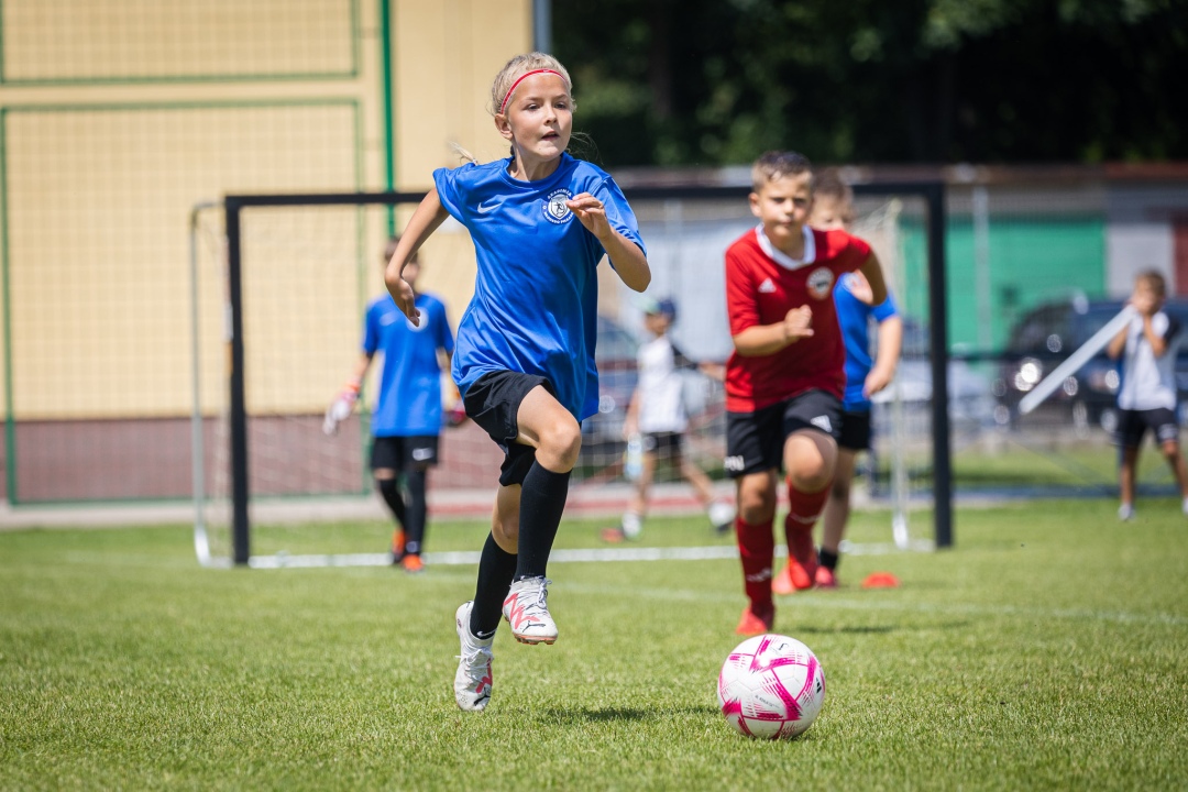 Sportowe Wakacje w Mieście - piłka nożna - zdjęcie #60 - eOstroleka.pl