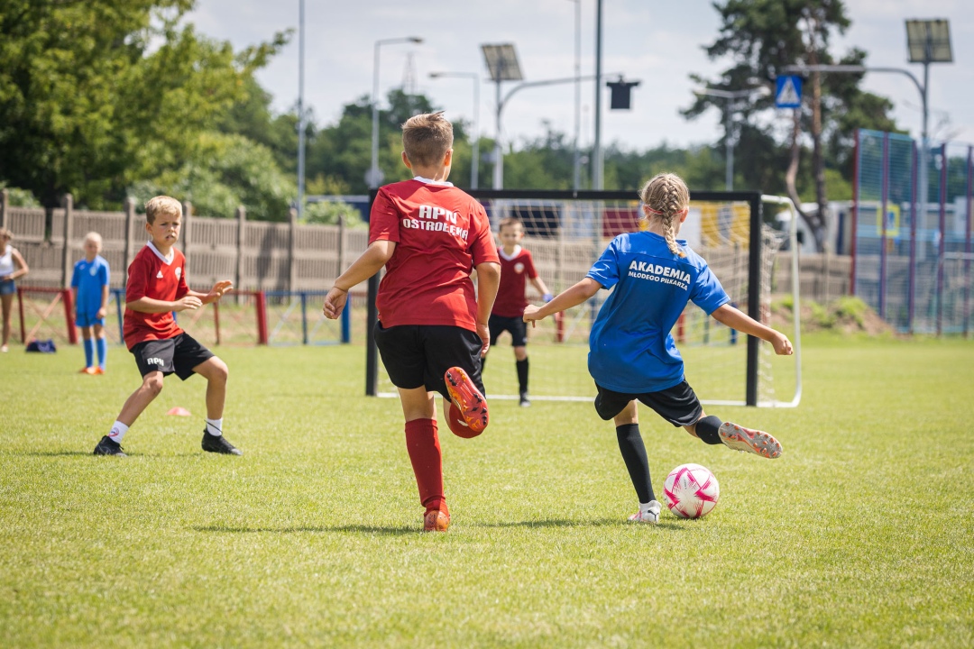 Sportowe Wakacje w Mieście - piłka nożna - zdjęcie #57 - eOstroleka.pl