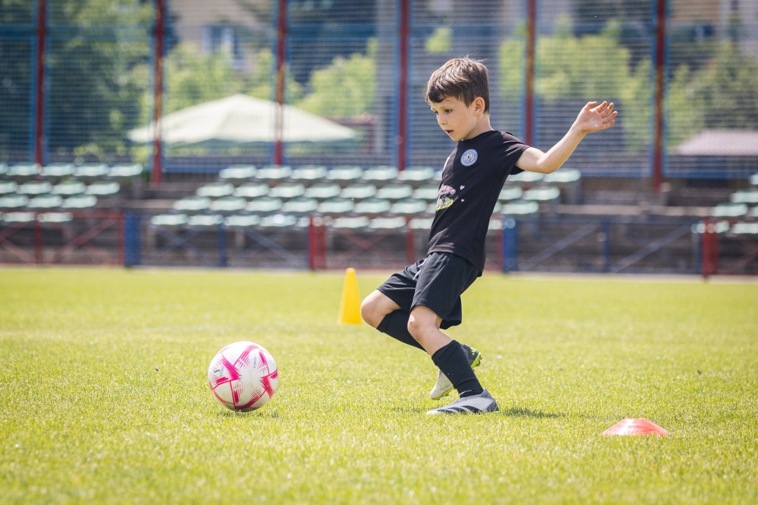 Sportowe Wakacje w Mieście - piłka nożna - zdjęcie #55 - eOstroleka.pl