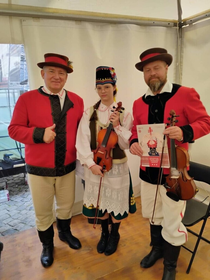58. Ogólnopolski Festiwal Kapel i Śpiewaków Ludowych w Kazimierzu Dolnym [27.06.2024] - zdjęcie #5 - eOstroleka.pl