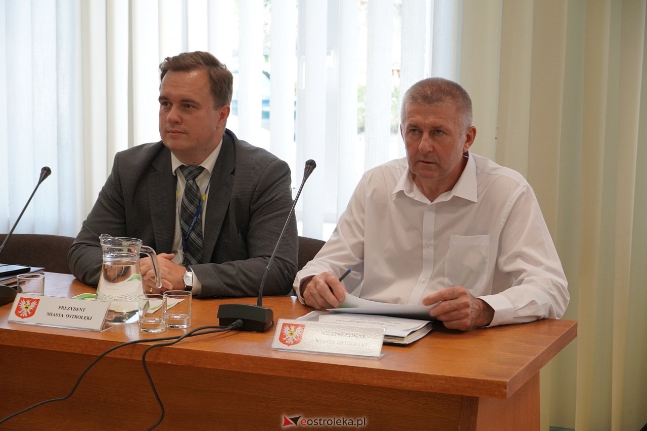 Nadzwyczajna sesja Rady Miasta Ostrołęki [27.06.2024] - zdjęcie #13 - eOstroleka.pl