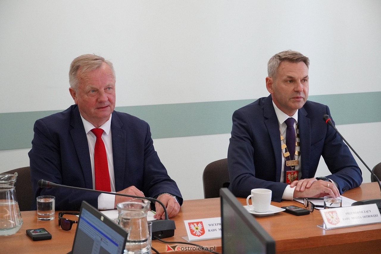 Nadzwyczajna sesja Rady Miasta Ostrołęki [27.06.2024] - zdjęcie #10 - eOstroleka.pl