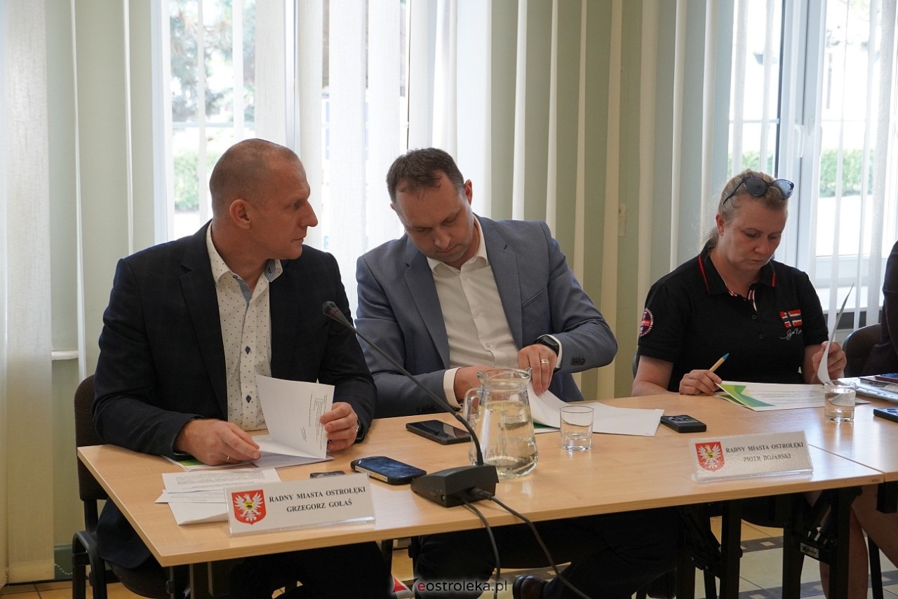 Nadzwyczajna sesja Rady Miasta Ostrołęki [27.06.2024] - zdjęcie #9 - eOstroleka.pl