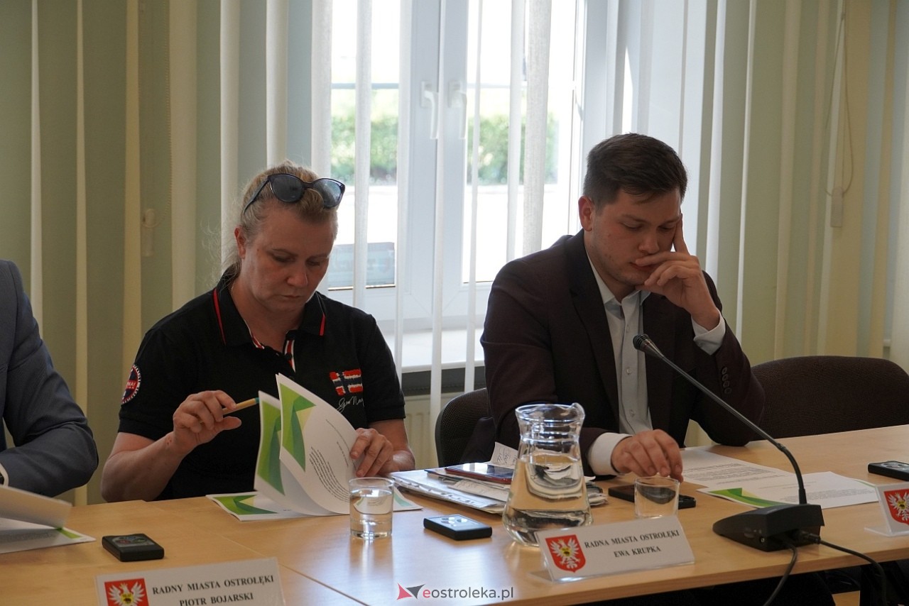 Nadzwyczajna sesja Rady Miasta Ostrołęki [27.06.2024] - zdjęcie #8 - eOstroleka.pl