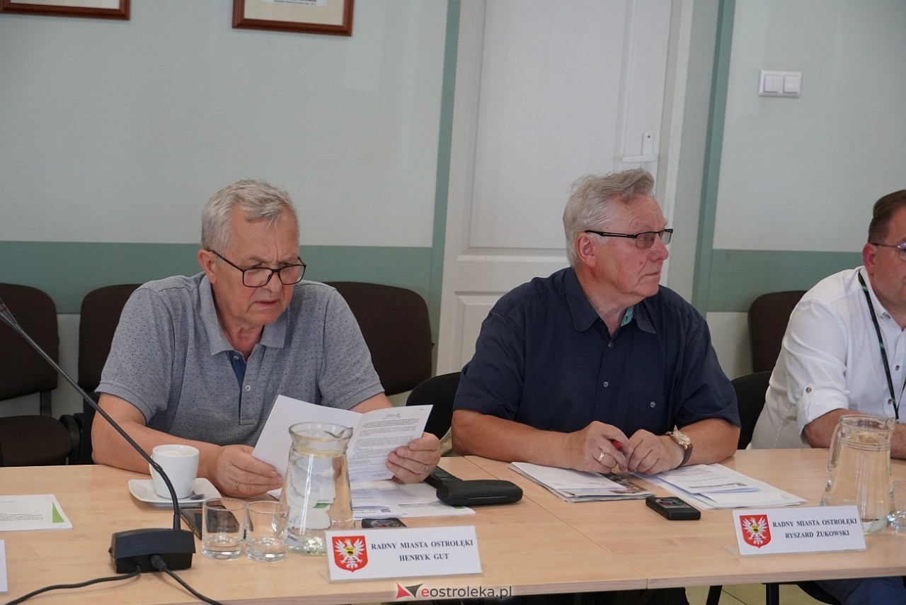 Nadzwyczajna sesja Rady Miasta Ostrołęki [27.06.2024] - zdjęcie #4 - eOstroleka.pl