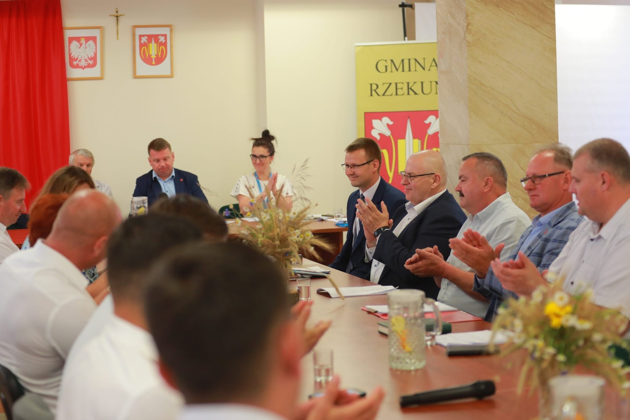Absolutiryjna sesja Rady Gminy w Rzekuniu [28.06.2024] - zdjęcie #4 - eOstroleka.pl