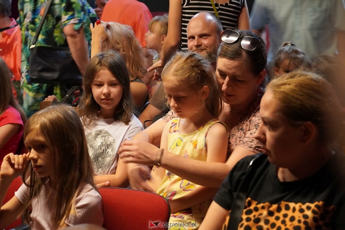 Spektakl Krzywa bajka - zdjęcie #50 - eOstroleka.pl