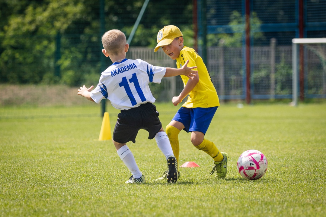Sportowe Wakacje w Mieście 2024. Turnieje piłki nożnej dzikich drużyn (dzień trzeci) - zdjęcie #64 - eOstroleka.pl