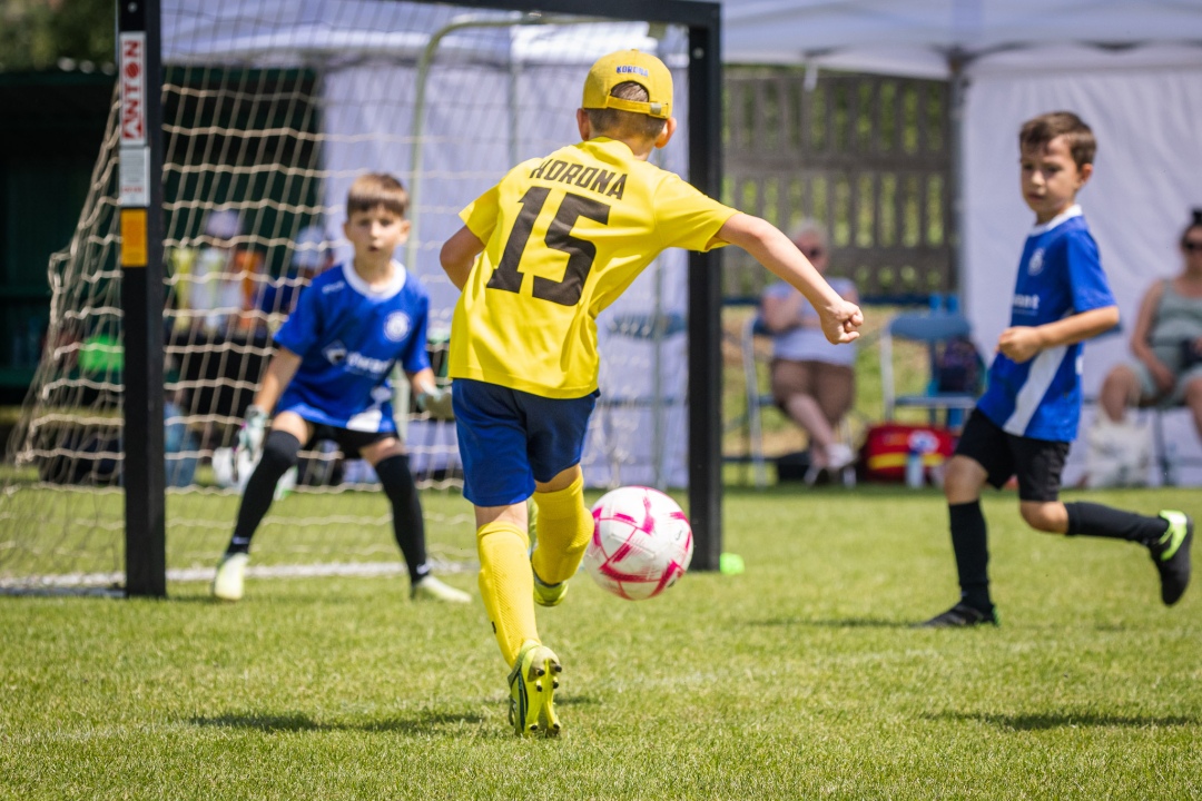 Sportowe Wakacje w Mieście 2024. Turnieje piłki nożnej dzikich drużyn (dzień trzeci) - zdjęcie #56 - eOstroleka.pl
