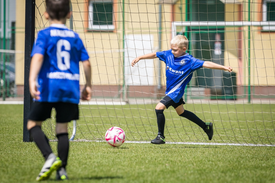 Sportowe Wakacje w Mieście 2024. Turnieje piłki nożnej dzikich drużyn (dzień trzeci) - zdjęcie #48 - eOstroleka.pl