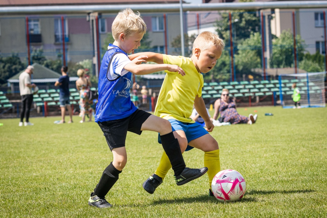 Sportowe Wakacje w Mieście 2024. Turnieje piłki nożnej dzikich drużyn (dzień trzeci) - zdjęcie #45 - eOstroleka.pl