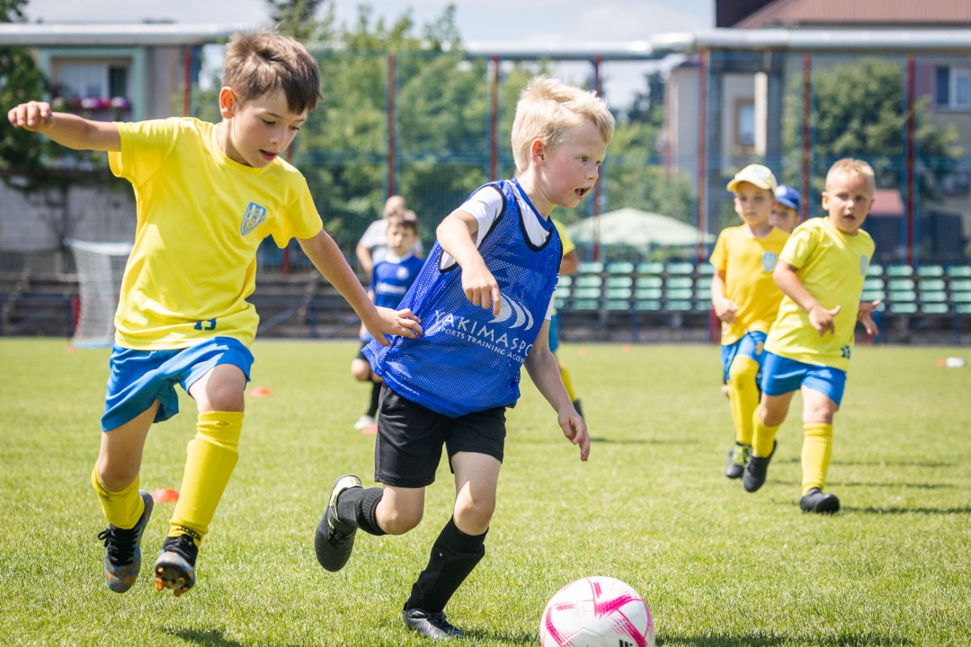Sportowe Wakacje w Mieście 2024. Turnieje piłki nożnej dzikich drużyn (dzień trzeci) - zdjęcie #42 - eOstroleka.pl