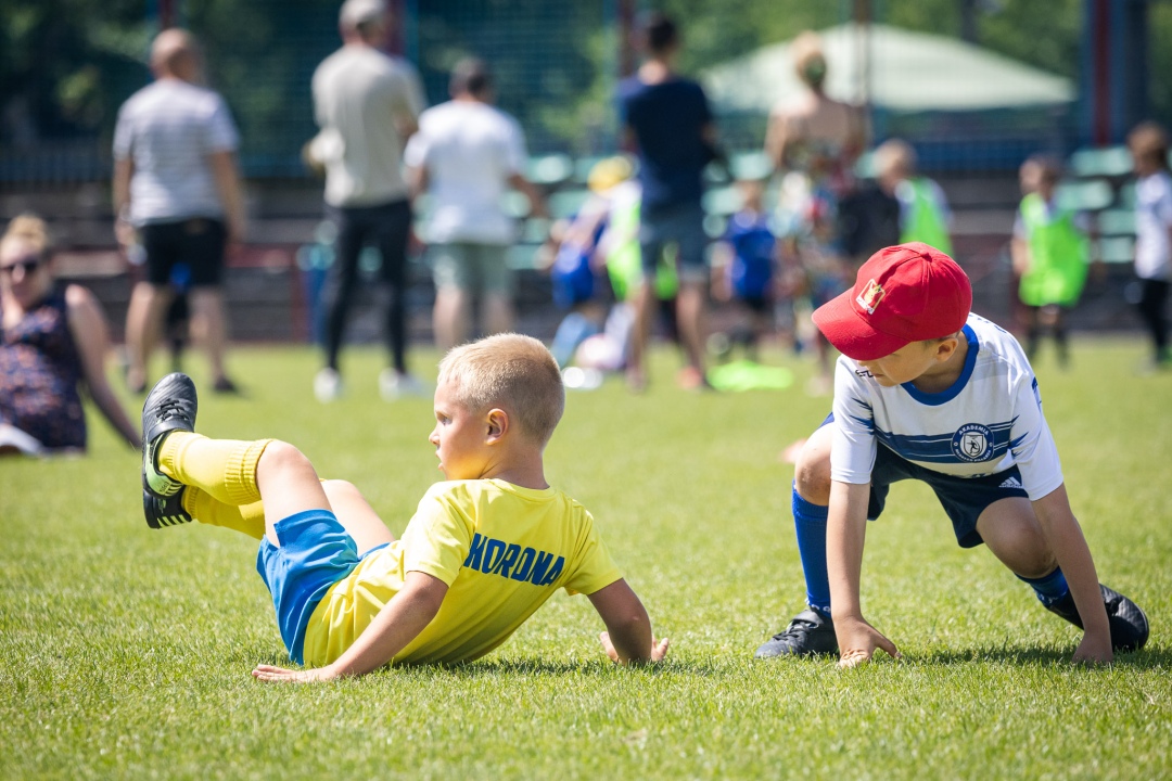 Sportowe Wakacje w Mieście 2024. Turnieje piłki nożnej dzikich drużyn (dzień trzeci) - zdjęcie #40 - eOstroleka.pl