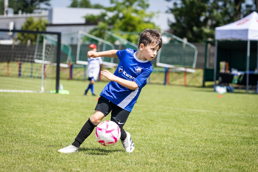 Sportowe Wakacje w Mieście 2024. Turnieje piłki nożnej dzikich drużyn (dzień trzeci) - zdjęcie #36 - eOstroleka.pl