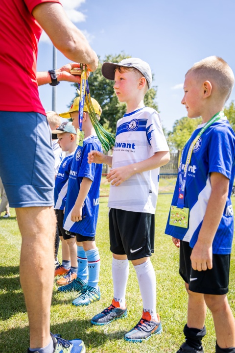 Sportowe Wakacje w Mieście 2024. Turnieje piłki nożnej dzikich drużyn (dzień trzeci) - zdjęcie #27 - eOstroleka.pl
