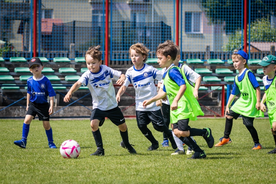 Sportowe Wakacje w Mieście 2024. Turnieje piłki nożnej dzikich drużyn (dzień trzeci) - zdjęcie #25 - eOstroleka.pl