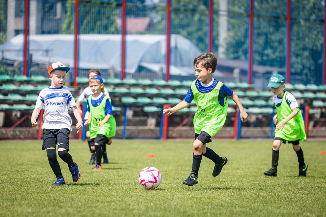 Sportowe Wakacje w Mieście 2024. Turnieje piłki nożnej dzikich drużyn (dzień trzeci) - zdjęcie #2 - eOstroleka.pl