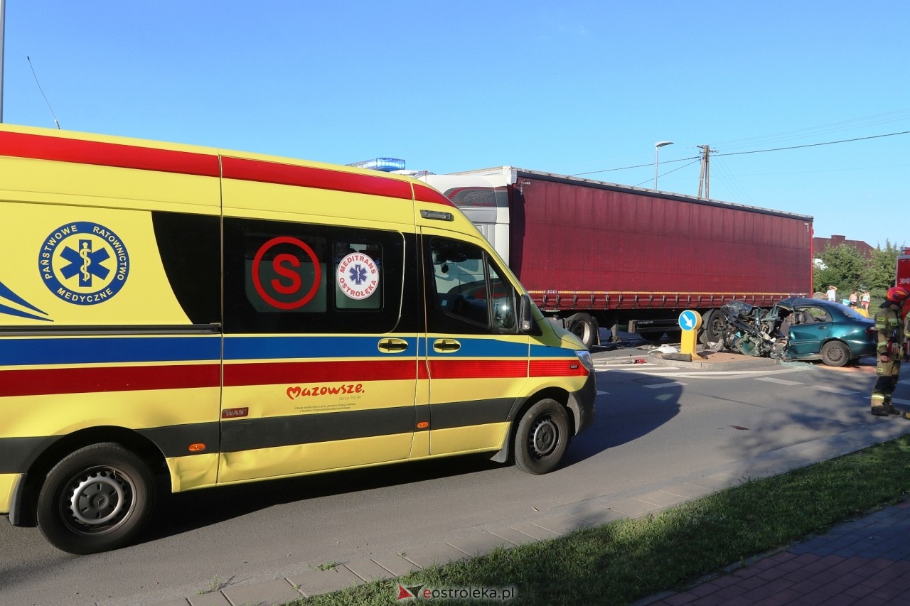 Wypadek na Ostrowskiej w Ostrołęce [29.06.2024] - zdjęcie #11 - eOstroleka.pl