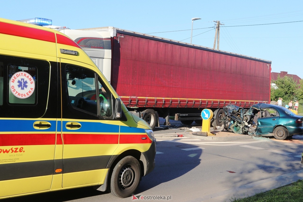 Wypadek na Ostrowskiej w Ostrołęce [29.06.2024] - zdjęcie #10 - eOstroleka.pl
