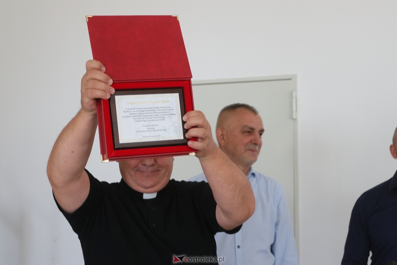 Spotkanie autorskie z ks. Bogusławem Ofmanem [29.06.2024] - zdjęcie #14 - eOstroleka.pl