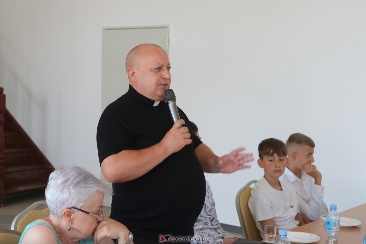 Spotkanie autorskie z ks. Bogusławem Ofmanem [29.06.2024] - zdjęcie #11 - eOstroleka.pl