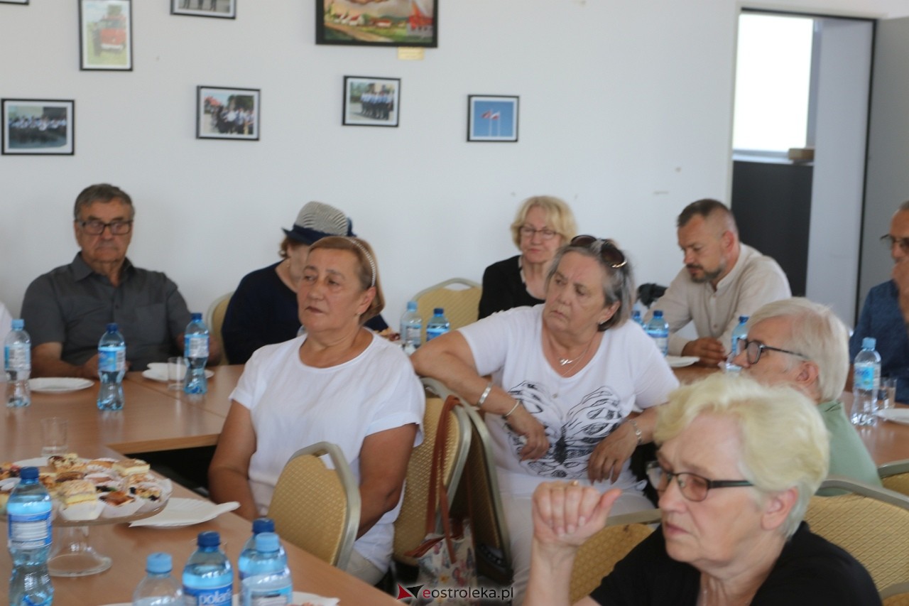 Spotkanie autorskie z ks. Bogusławem Ofmanem [29.06.2024] - zdjęcie #9 - eOstroleka.pl