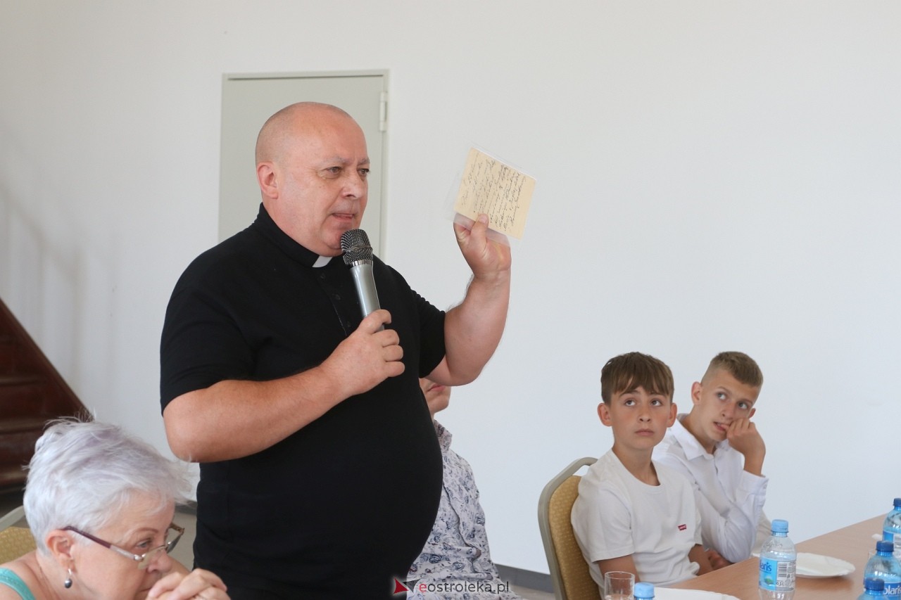 Spotkanie autorskie z ks. Bogusławem Ofmanem [29.06.2024] - zdjęcie #8 - eOstroleka.pl