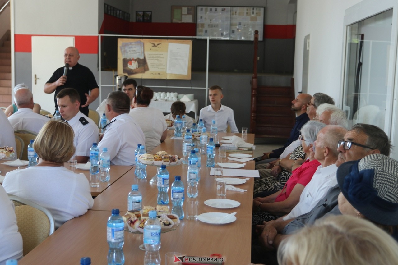 Spotkanie autorskie z ks. Bogusławem Ofmanem [29.06.2024] - zdjęcie #6 - eOstroleka.pl