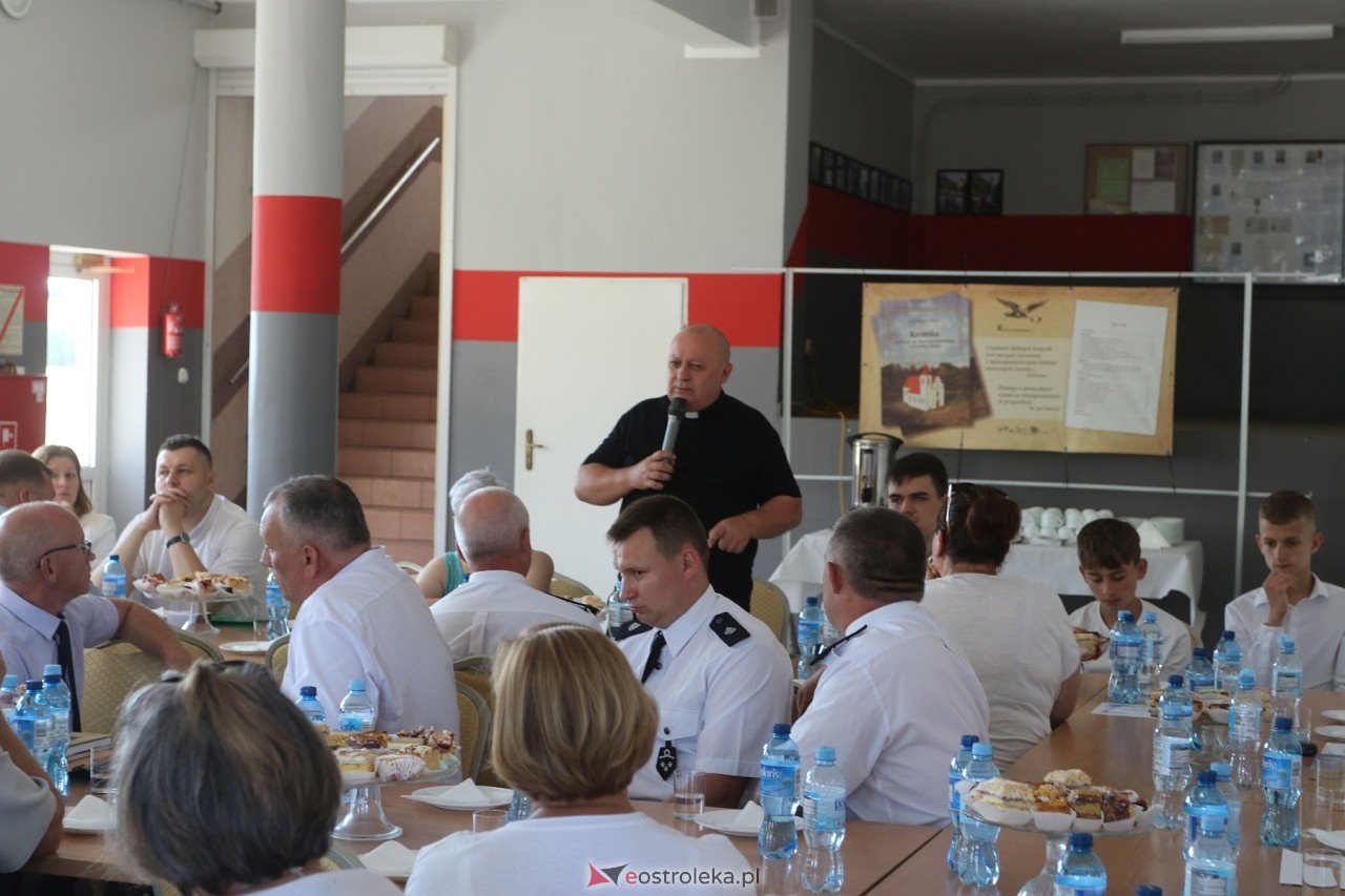 Spotkanie autorskie z ks. Bogusławem Ofmanem [29.06.2024] - zdjęcie #2 - eOstroleka.pl